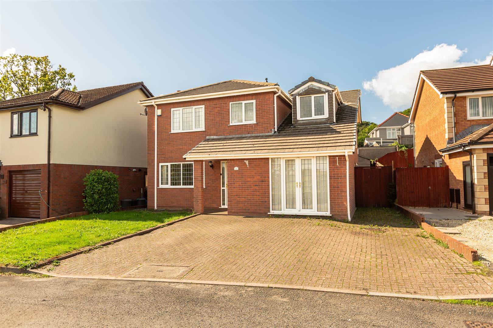 Oakwood Drive, Gowerton, Swansea, SA4 3DJ
